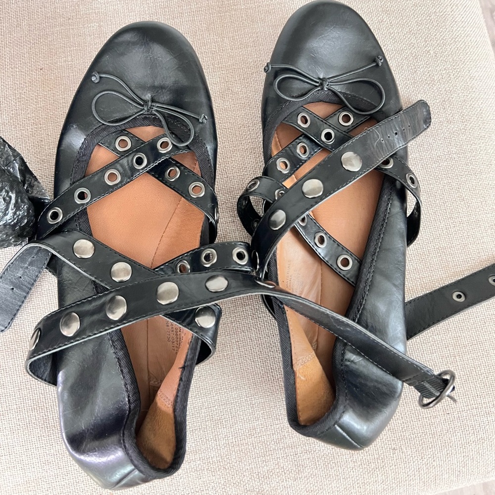 Mossimo & co strappy faux leather ballet flats